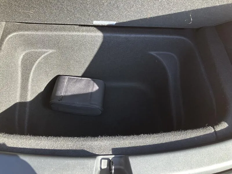 Tesla Model Y 75 kWh Gran Autonomia 4WD - foto 33