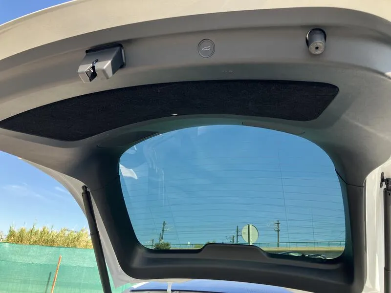 Tesla Model Y 75 kWh Gran Autonomia 4WD - foto 32