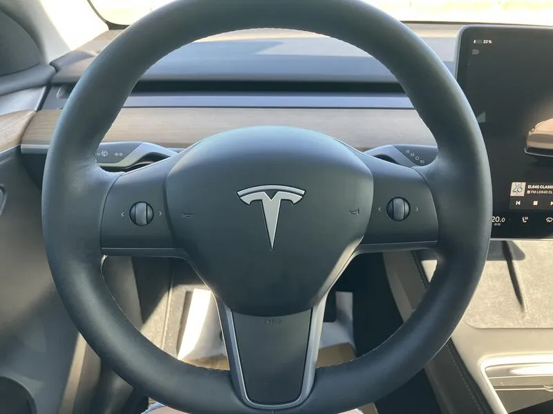 Tesla Model Y 75 kWh Gran Autonomia 4WD - foto 14