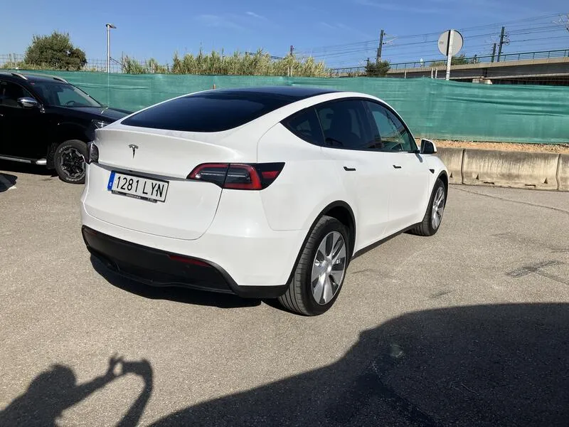 Tesla Model Y 75 kWh Gran Autonomia 4WD - foto 6