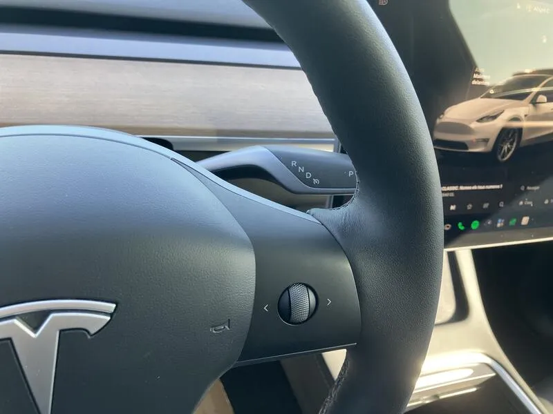 Tesla Model Y 75 kWh Gran Autonomia 4WD - foto 16