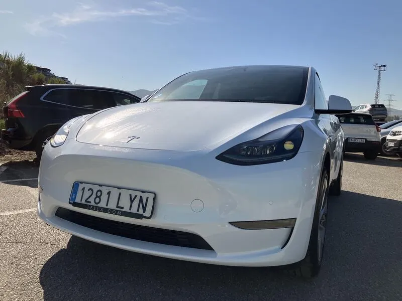 Tesla Model Y 75 kWh Gran Autonomia 4WD - foto 40