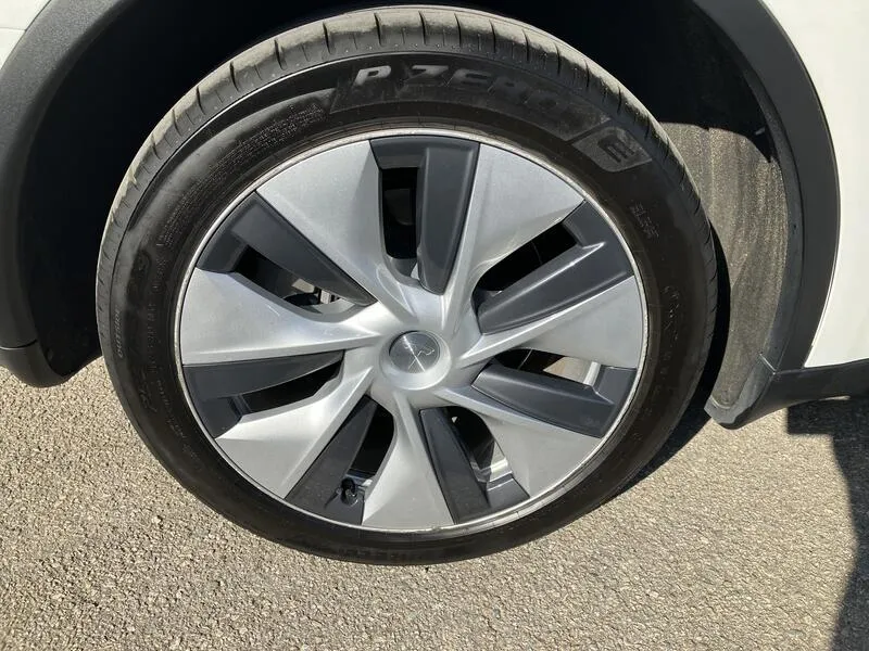Tesla Model Y 75 kWh Gran Autonomia 4WD - foto 34