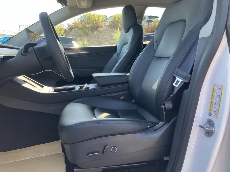 Tesla Model Y 75 kWh Gran Autonomia 4WD - foto 13