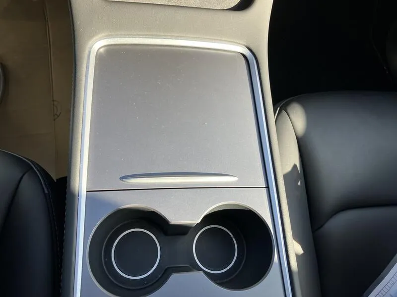 Tesla Model Y 75 kWh Gran Autonomia 4WD - foto 21