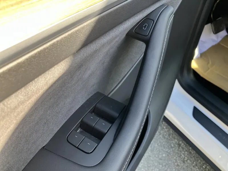 Tesla Model Y 75 kWh Gran Autonomia 4WD - foto 12