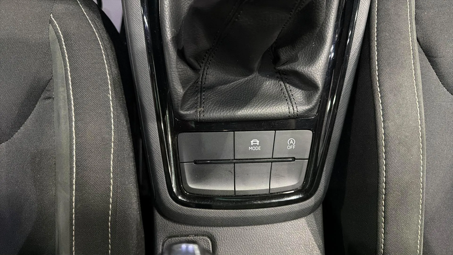 Škoda Kamiq 1.0 TSI Style - foto 25