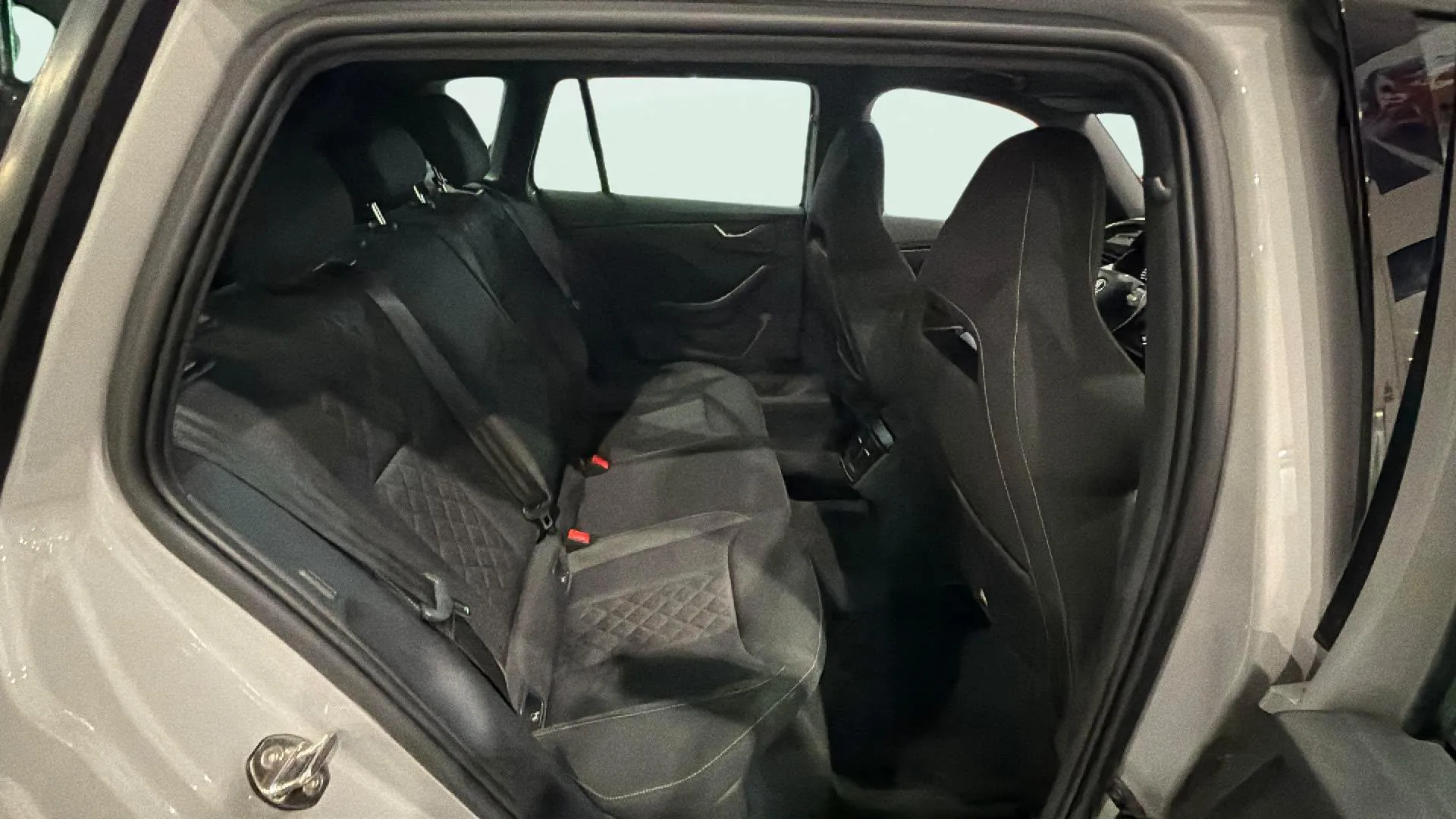 Škoda Kamiq 1.0 TSI Style - foto 16