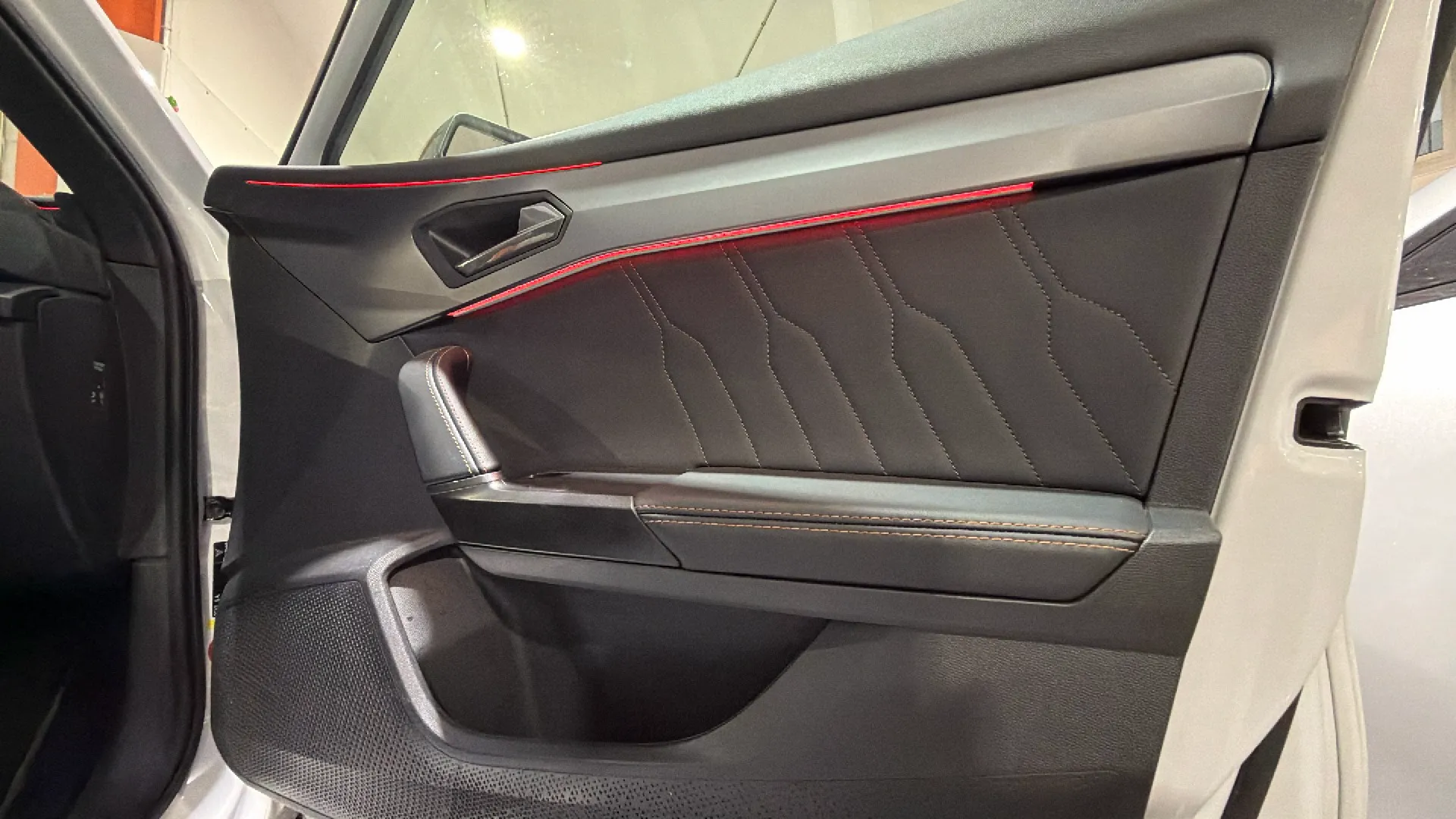 Cupra Formentor 2.0 TSI VZ 4Drive DSG - foto 37
