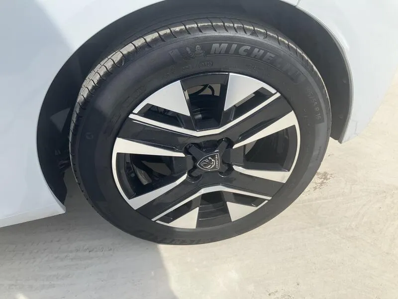 Peugeot 208 Allure 1.2 PureTech - foto 13