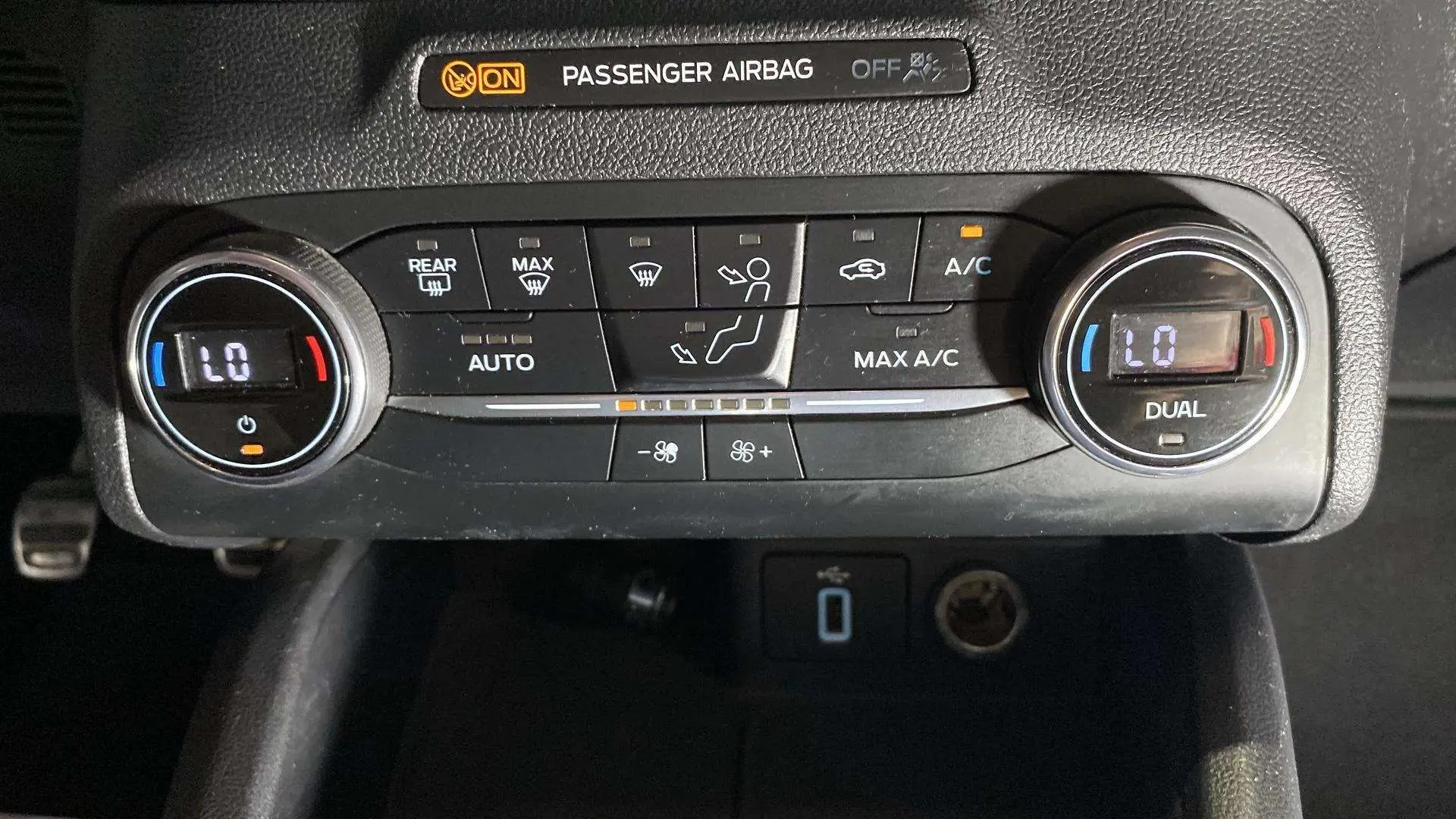 Ford Focus 1.0 EcoBoost ST-Line - foto 33