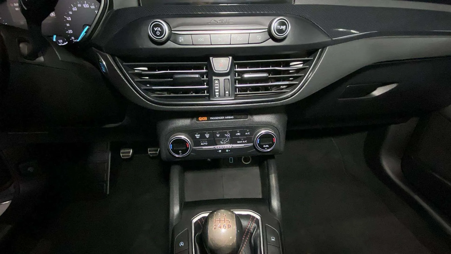 Ford Focus 1.0 EcoBoost ST-Line - foto 14