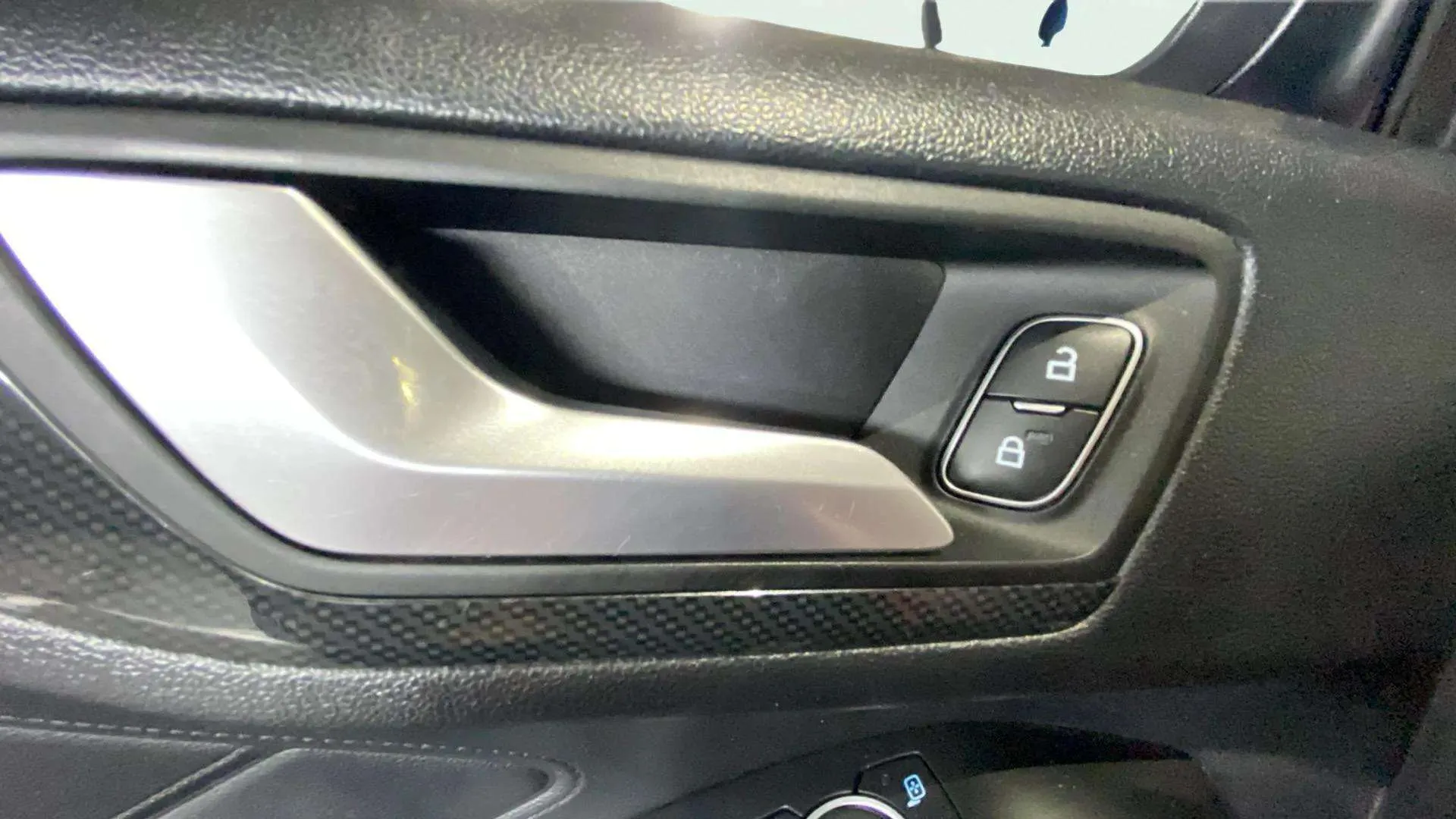 Ford Focus 1.0 EcoBoost ST-Line - foto 23