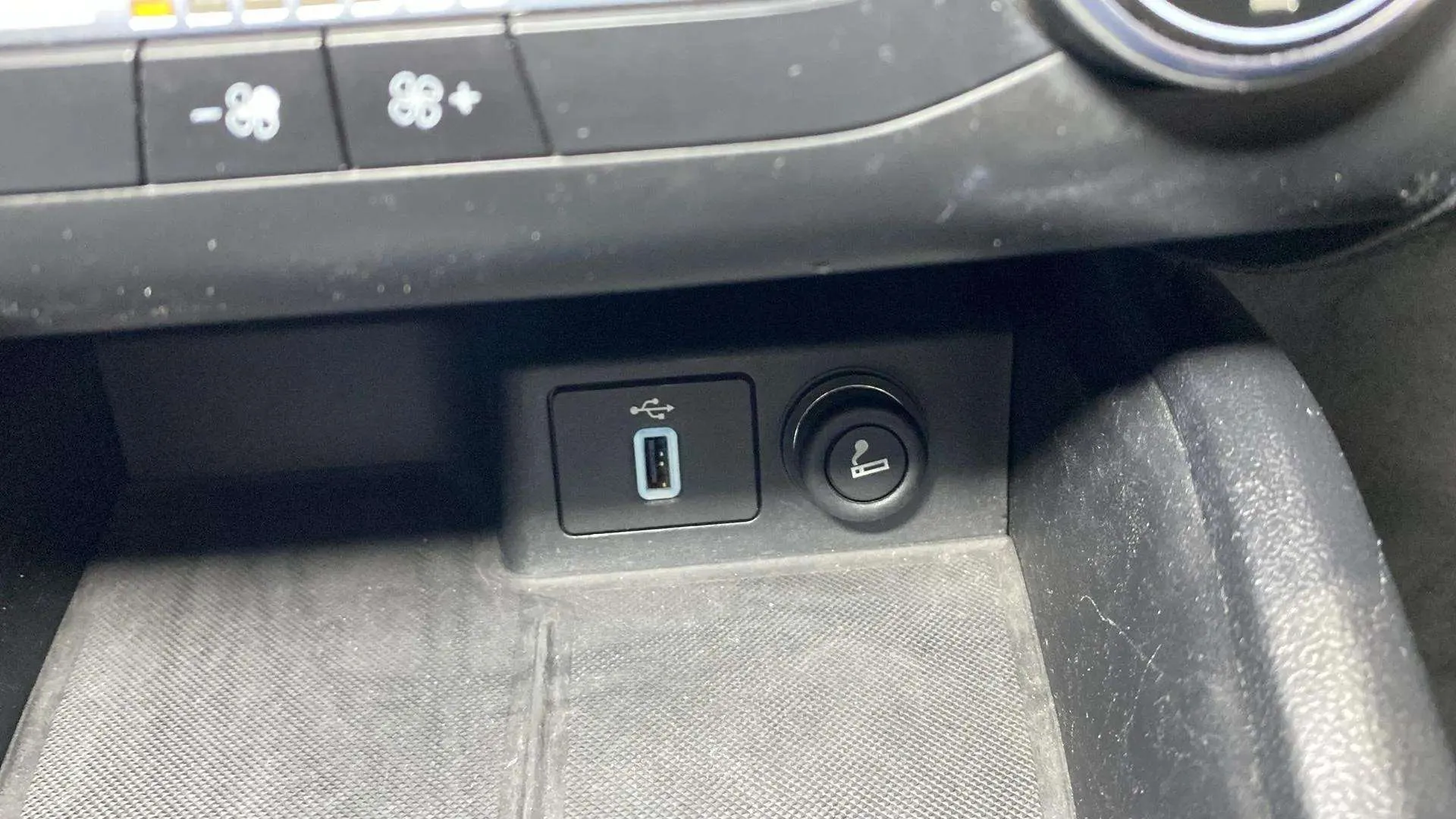 Ford Focus 1.0 EcoBoost ST-Line - foto 34