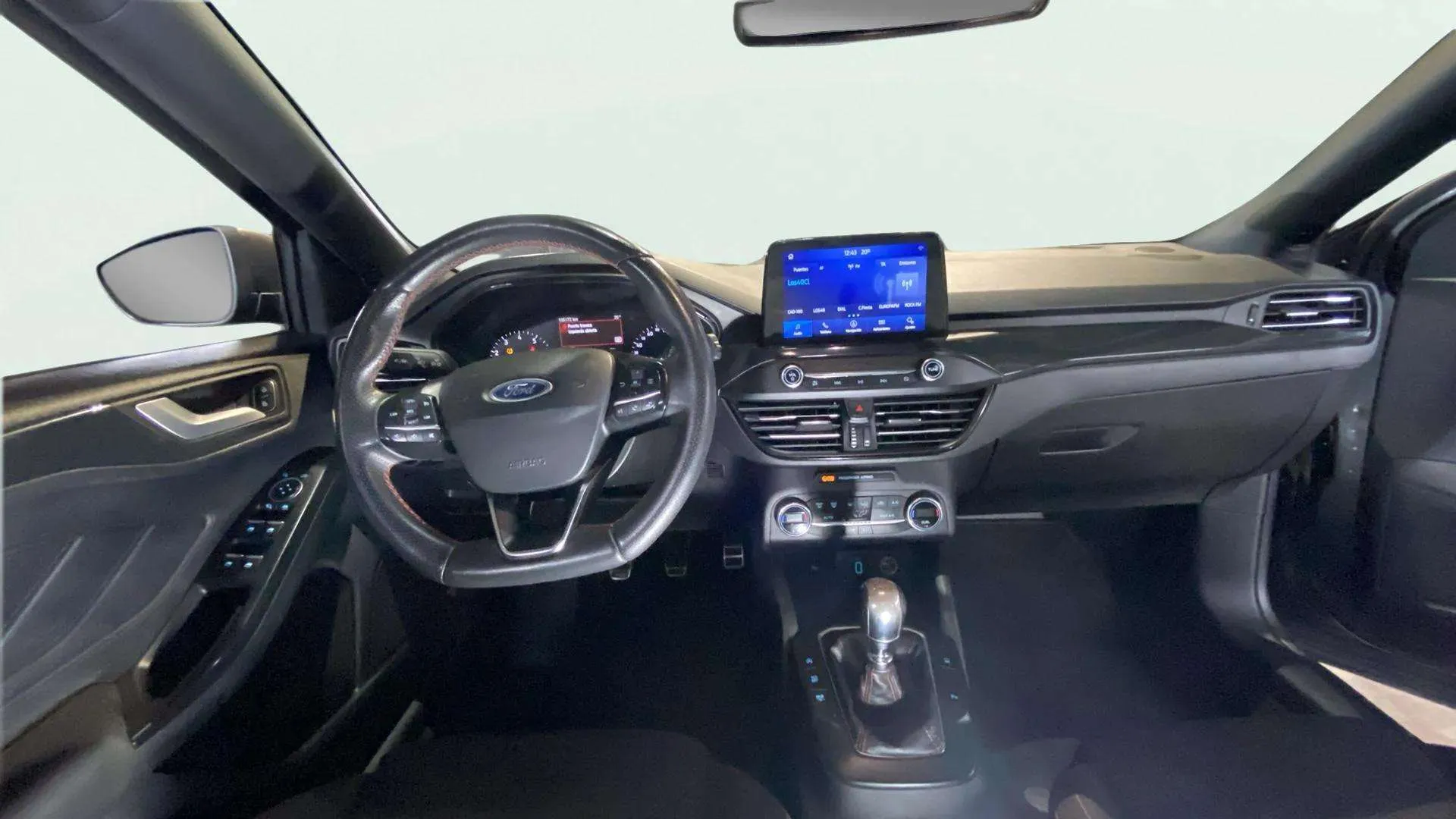 Ford Focus 1.0 EcoBoost ST-Line - foto 13