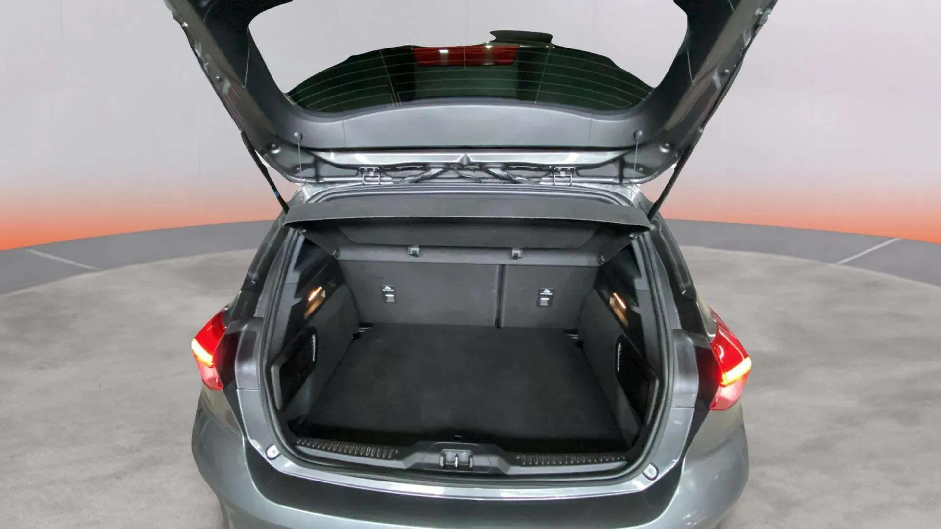 Ford Focus 1.0 EcoBoost ST-Line - foto 11