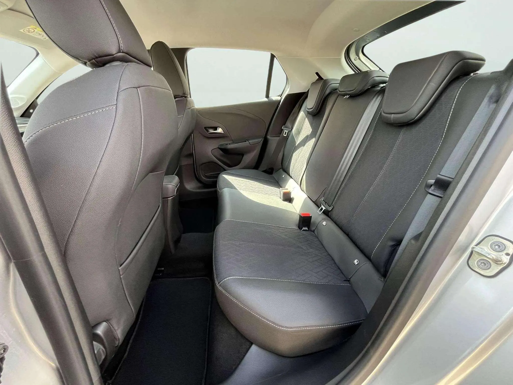Opel Corsa 1.2T XHL Elegance - foto 15