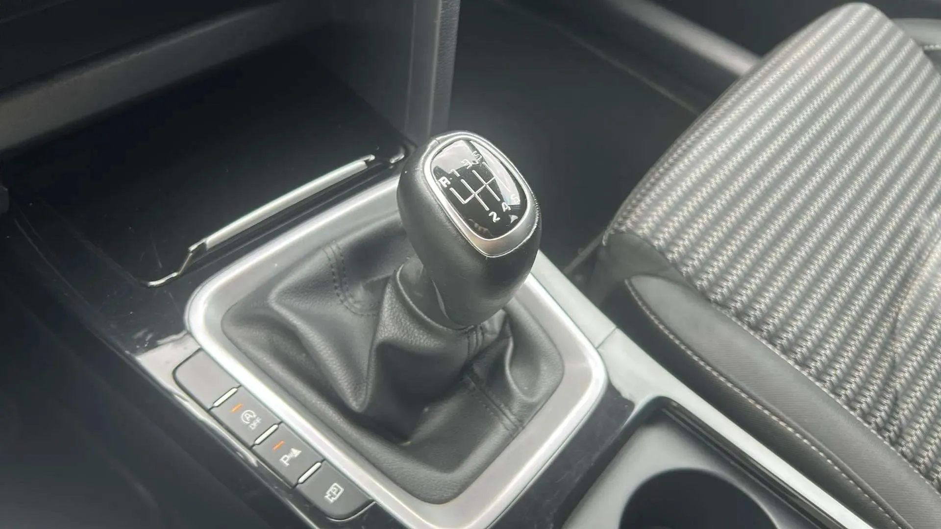 Kia Ceed 1.0 T-GDi Drive - foto 28