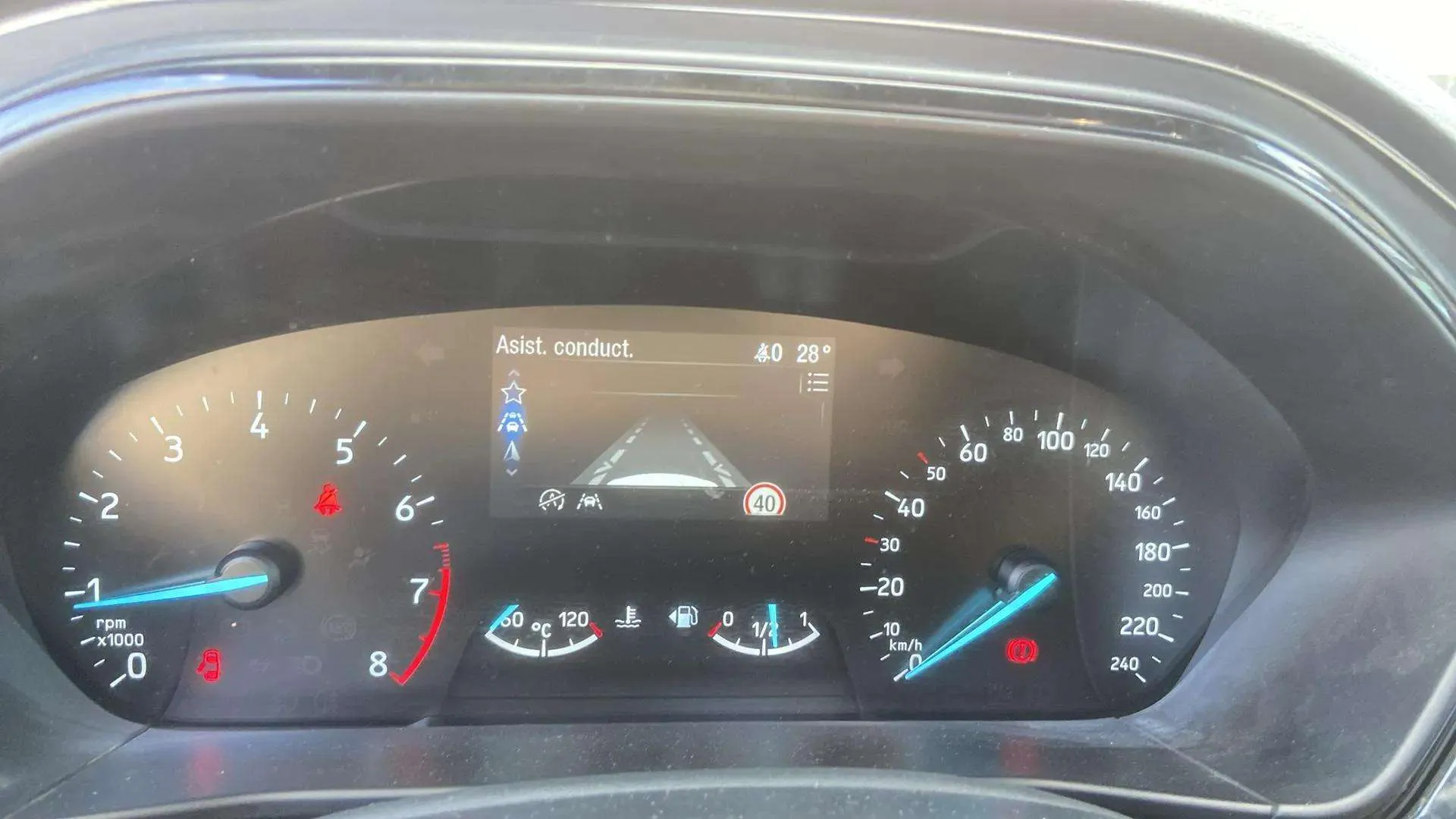Ford Focus 1.0 EcoBoost MHEV ST-Line - foto 21
