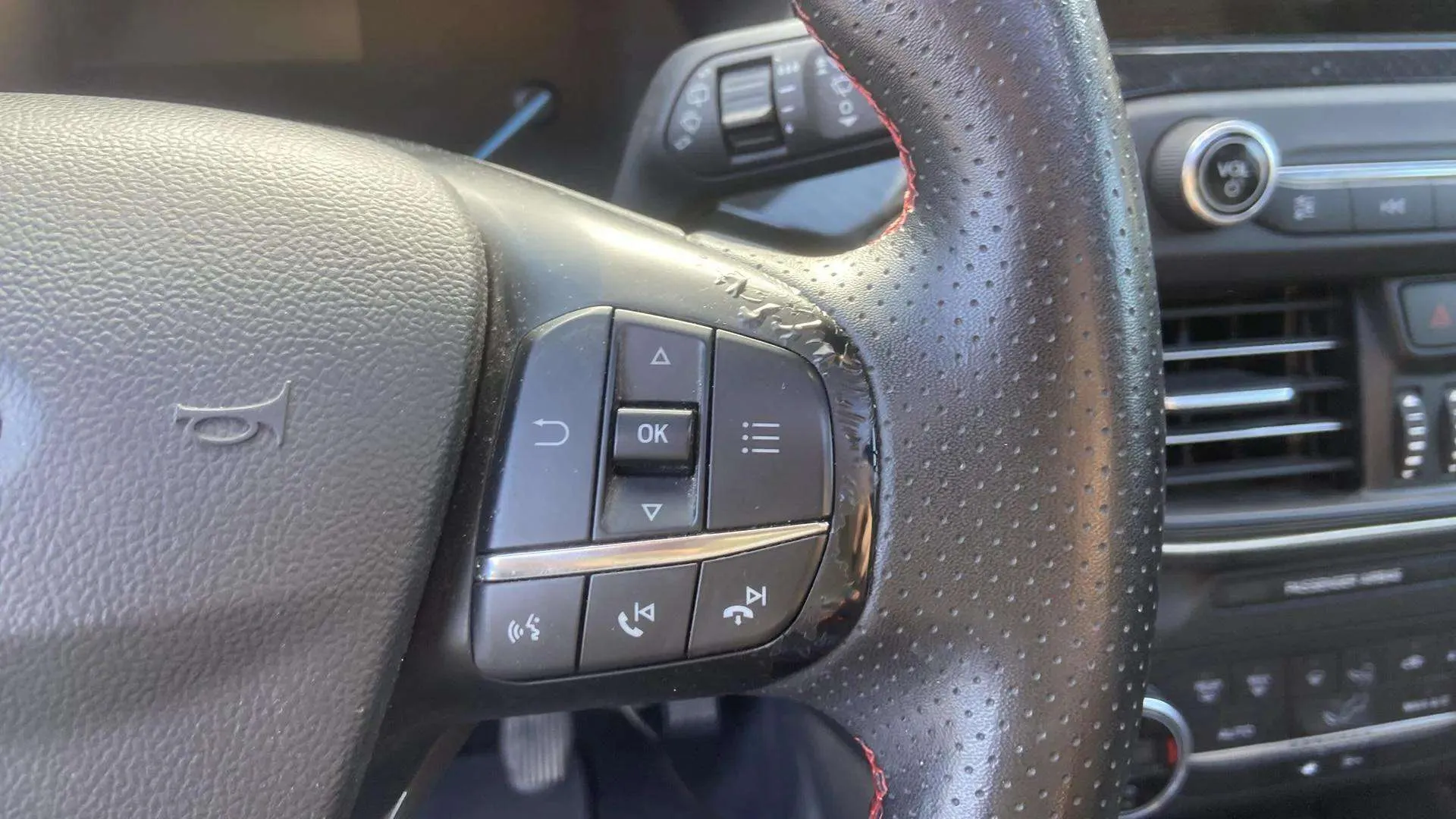 Ford Focus 1.0 EcoBoost MHEV ST-Line - foto 16