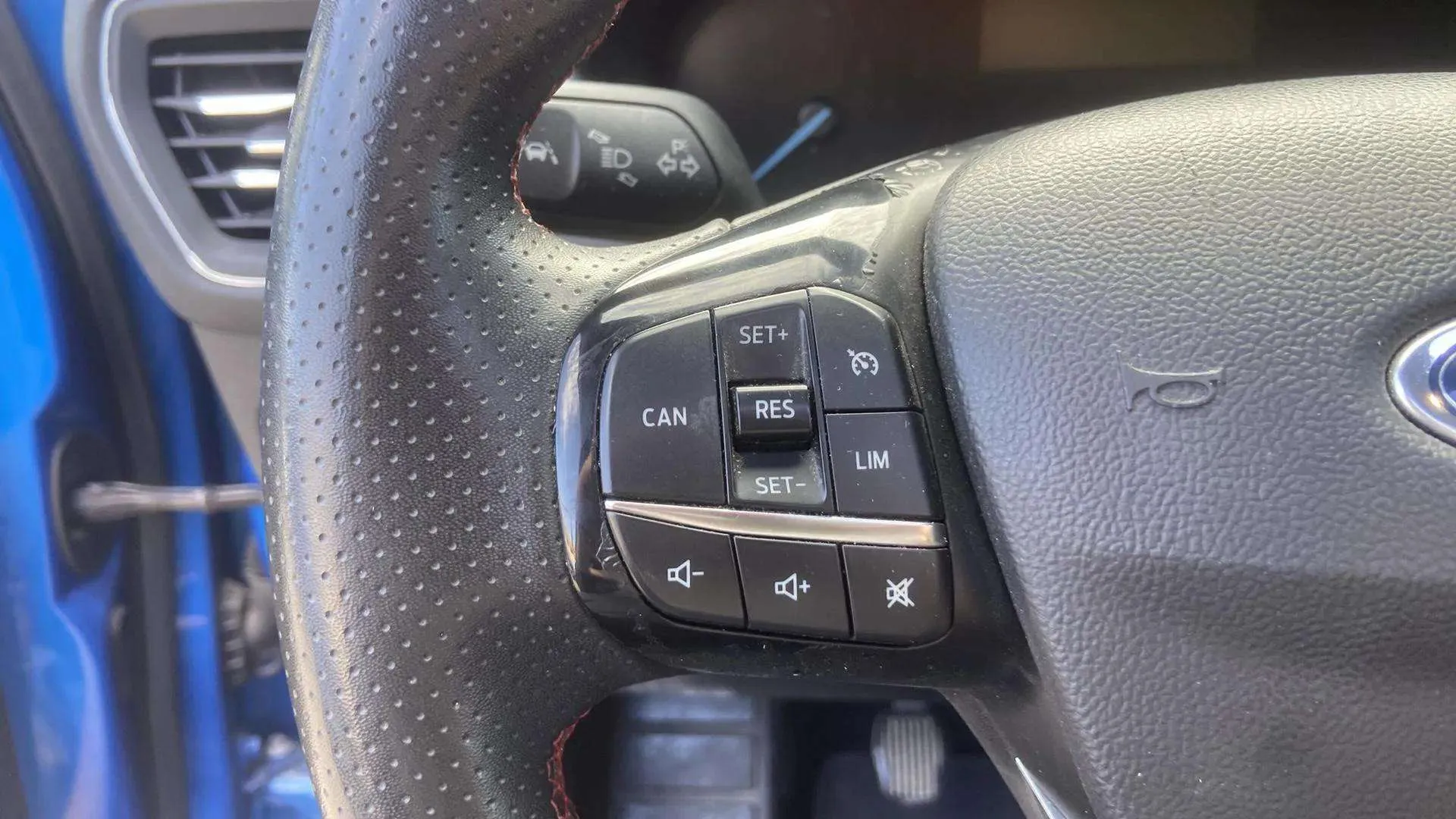 Ford Focus 1.0 EcoBoost MHEV ST-Line - foto 15