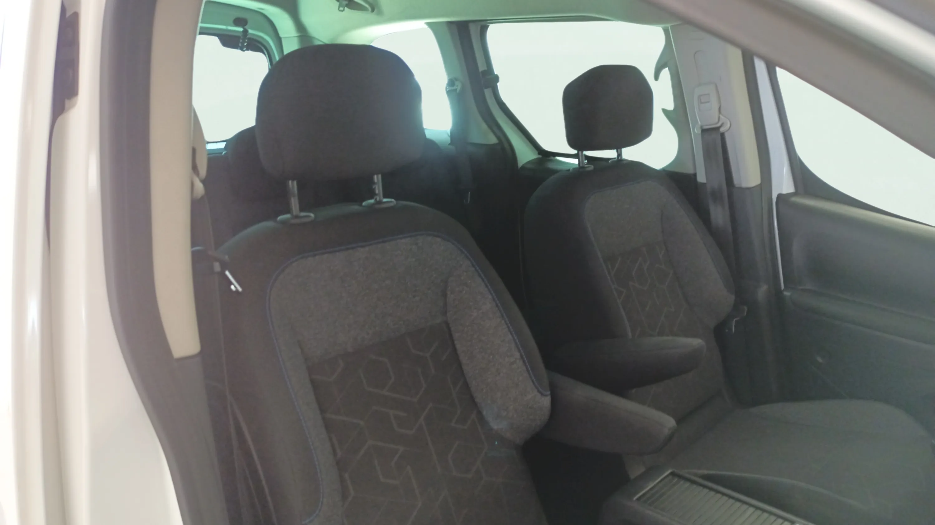 Peugeot Partner Tepee Outdoor BlueHDi - foto 10