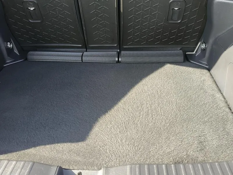 Toyota Yaris 1.5 120H Adventure - foto 35