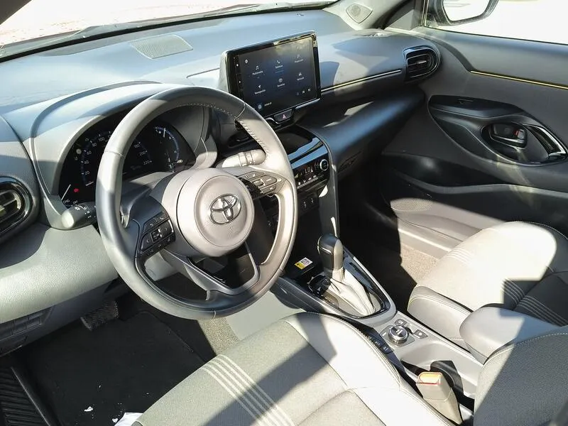 Toyota Yaris 1.5 120H Adventure - foto 10