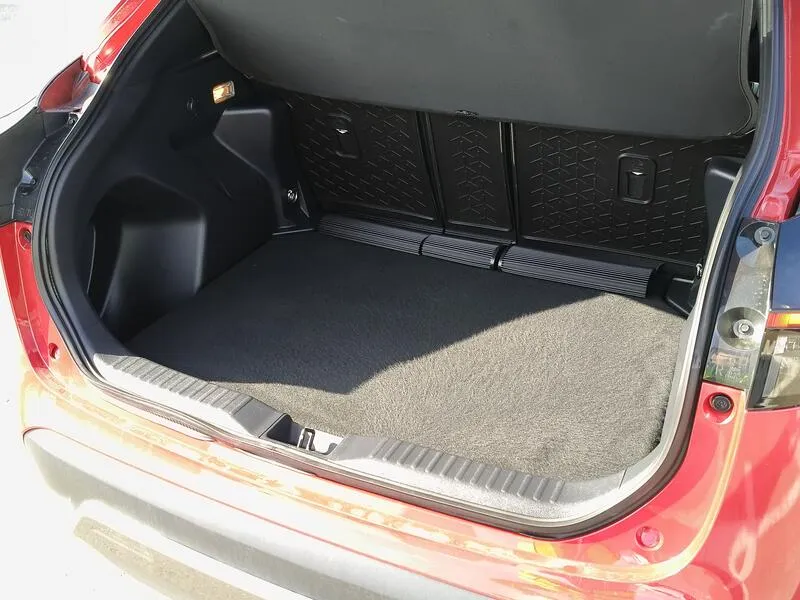 Toyota Yaris 1.5 120H Adventure - foto 38