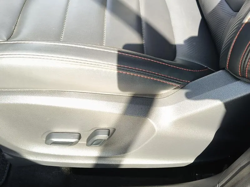 MG ZS 1.5 Luxury - foto 32