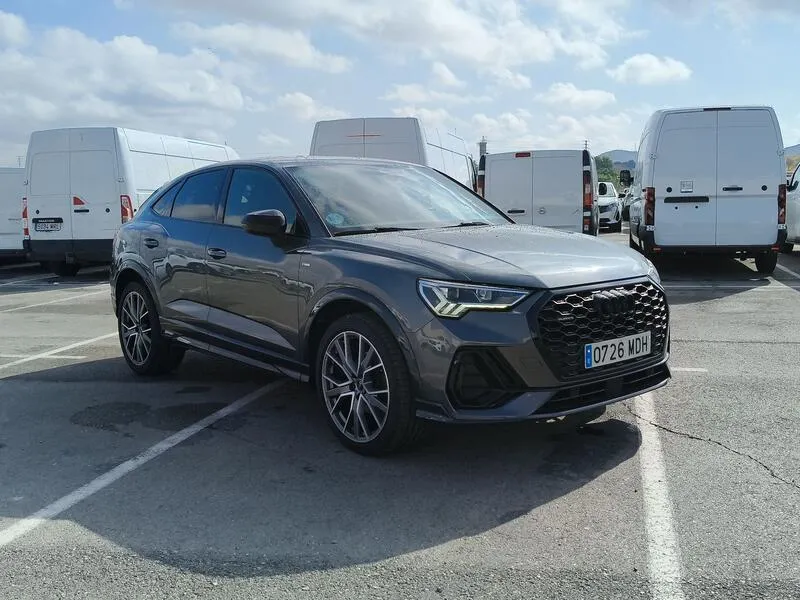 Audi Q3 Sportback Black line 35 TDI quattro S tronic - foto 8
