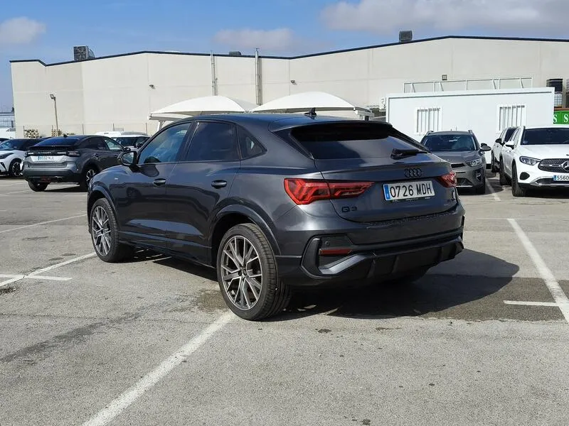 Audi Q3 Sportback Black line 35 TDI quattro S tronic - foto 4