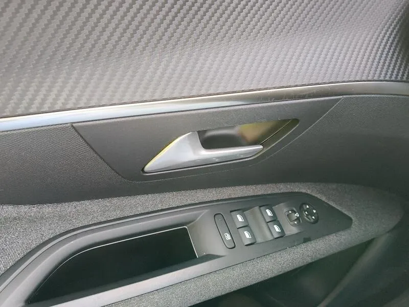 Peugeot 3008 Active Pack 1.5 HDi - foto 30