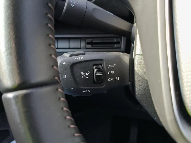 Peugeot 3008 Active Pack 1.5 HDi - foto 28