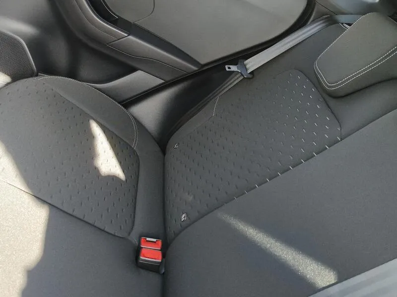 Ford Puma Hybrid Titanium Design 1.0 EcoBoost - foto 32
