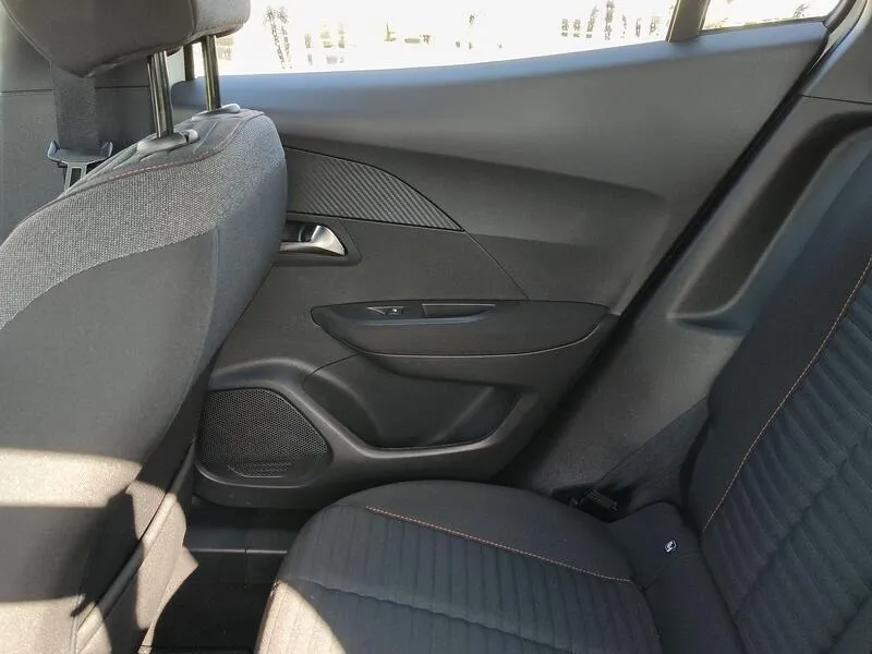 Peugeot 2008 Active PureTech 100 - foto 31
