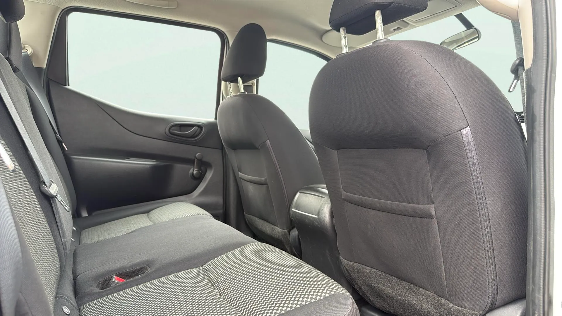 Nissan Navara - foto 16