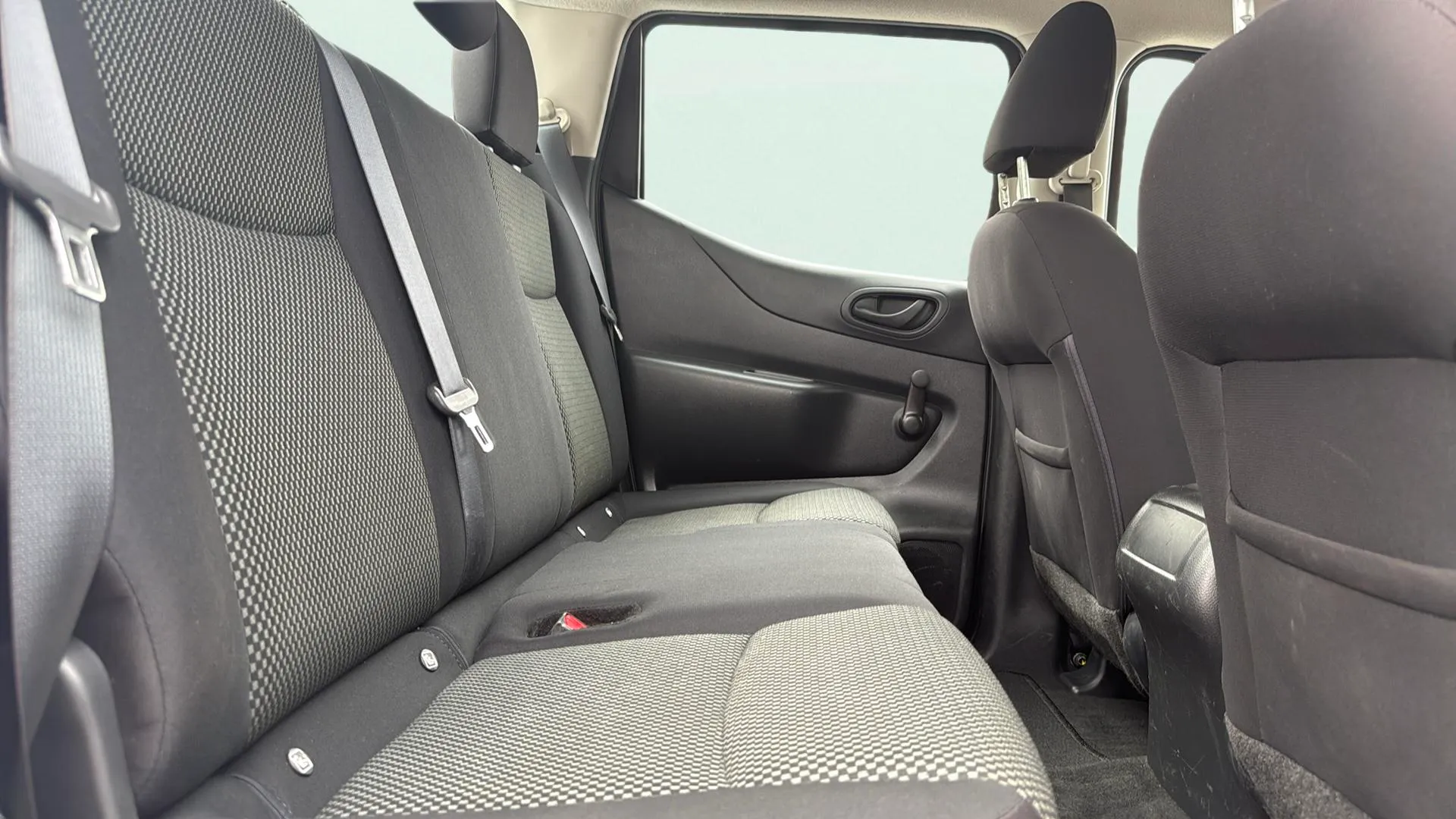 Nissan Navara - foto 17