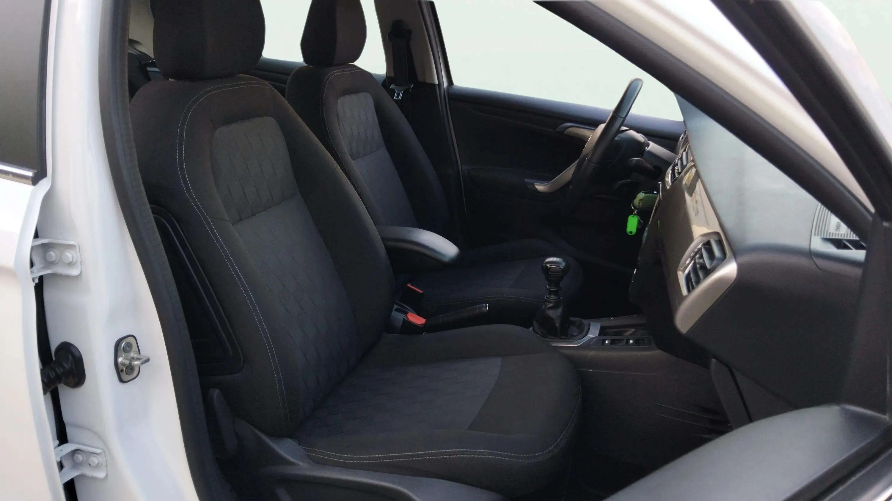 Citroën C-Elysée BlueHDi Shine - foto 17