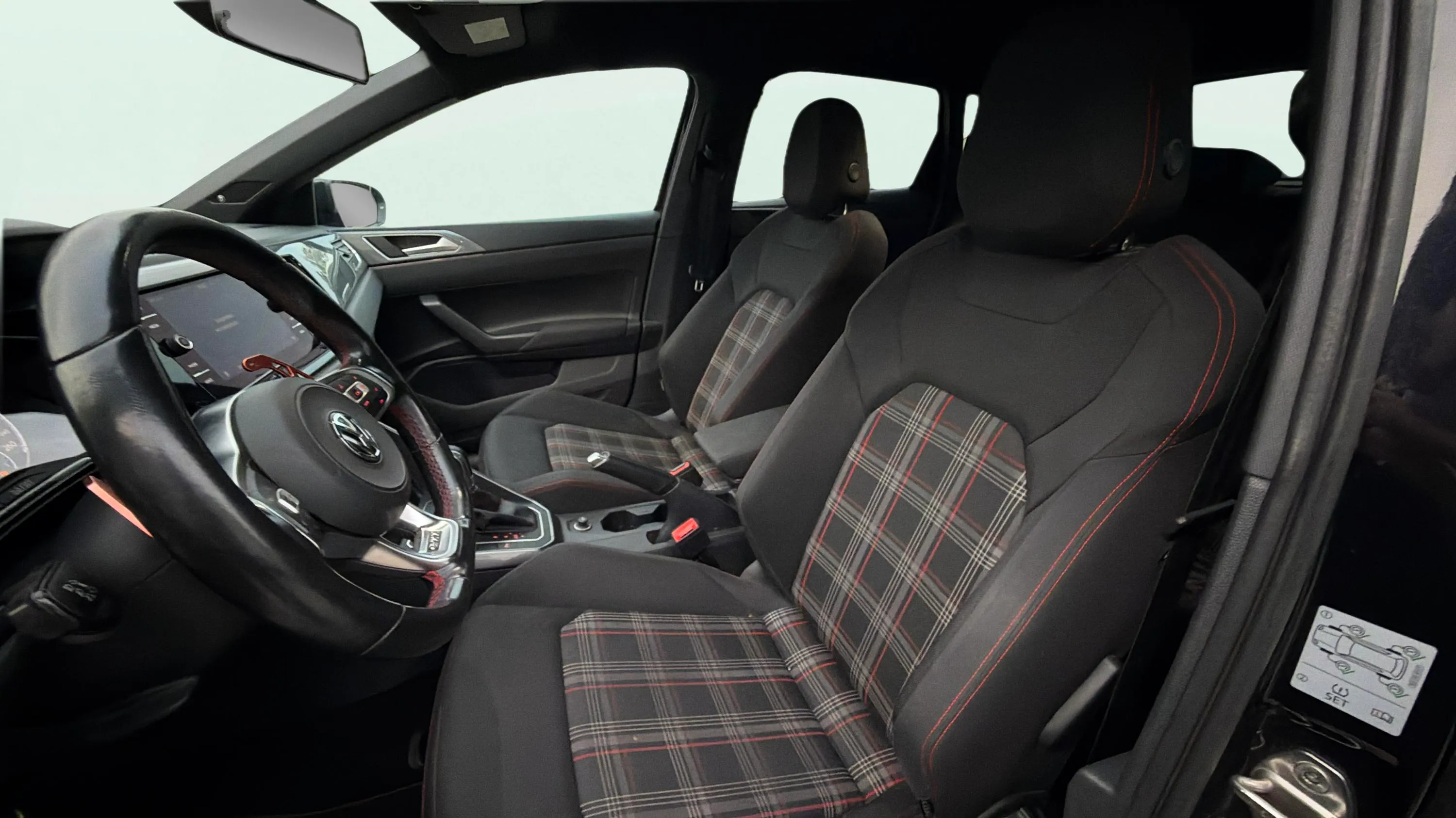 Volkswagen Polo GTI 2.0 TSI DSG - foto 17