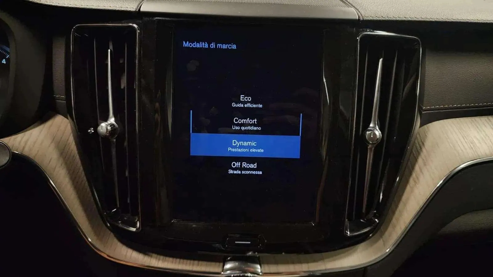 Volvo XC60 2.0 B5 D AWD Inscription - foto 15
