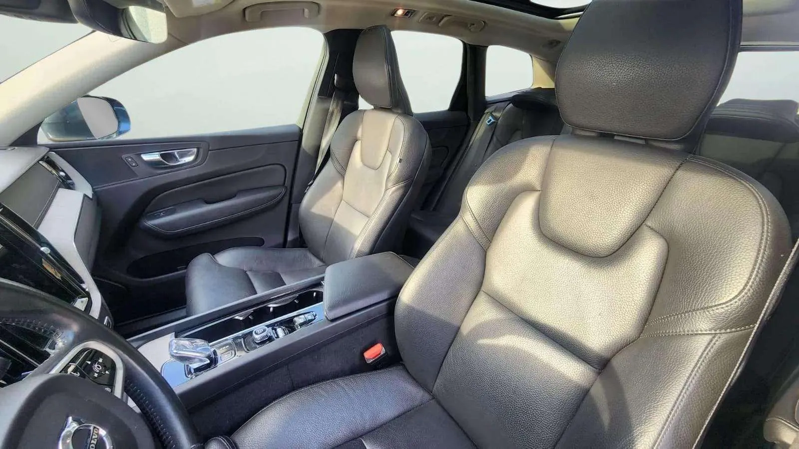 Volvo XC60 2.0 B5 D AWD Inscription - foto 24