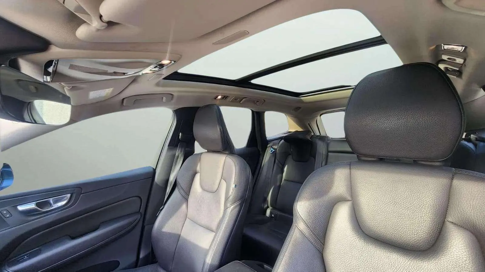 Volvo XC60 2.0 B5 D AWD Inscription - foto 26
