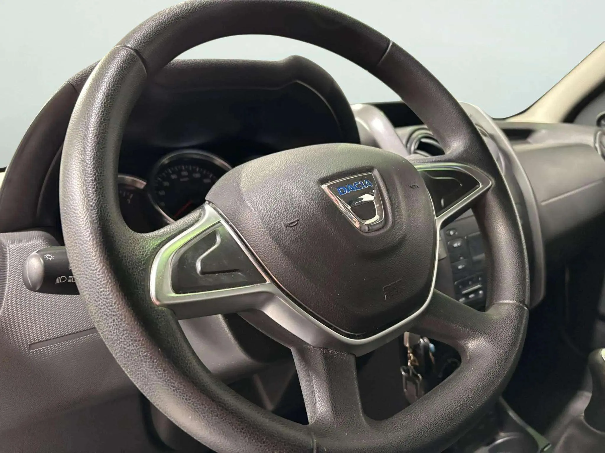 Dacia Duster Comfort 1.6 4x2 18 - foto 7