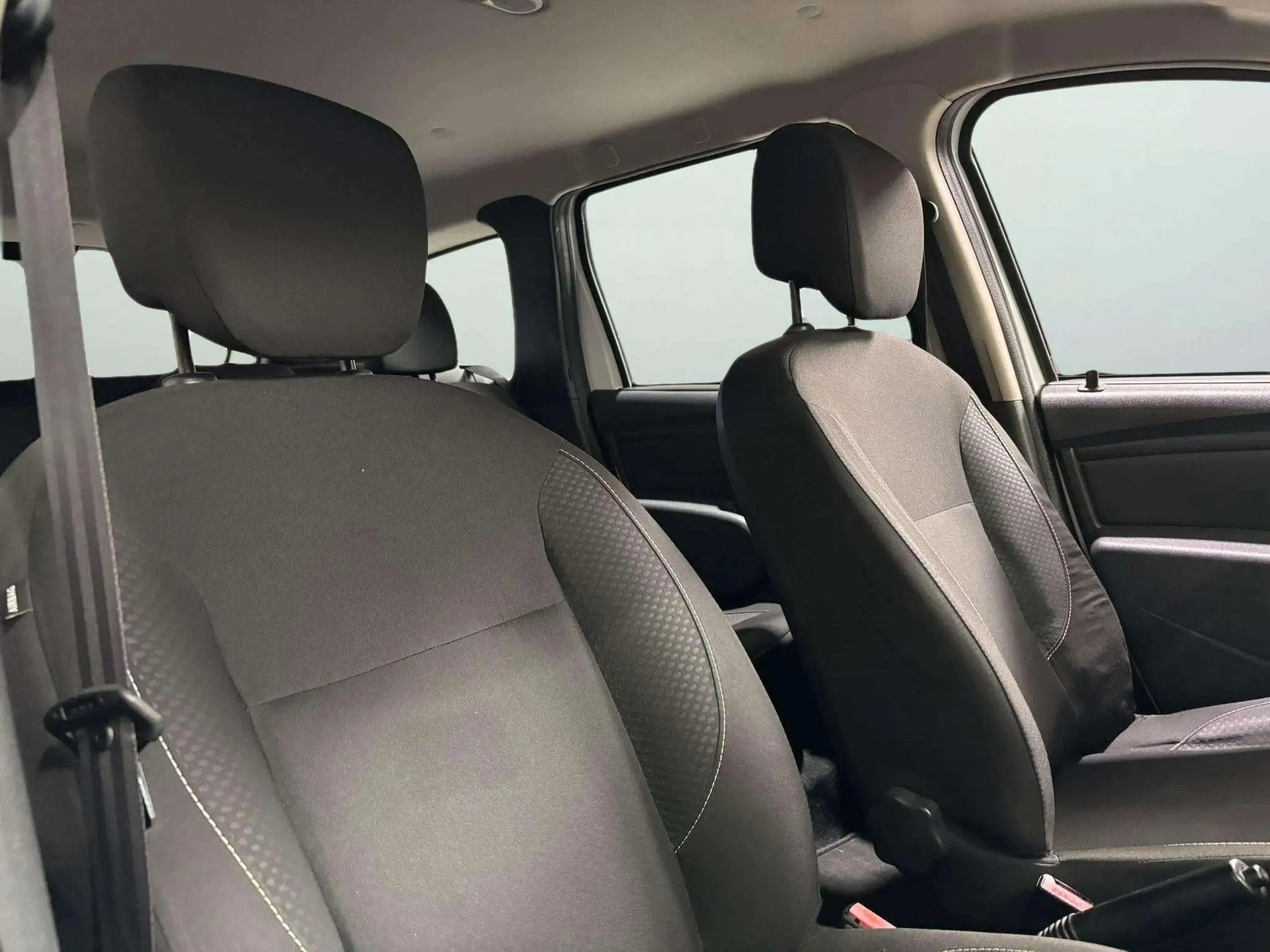Dacia Duster Comfort 1.6 4x2 18 - foto 13