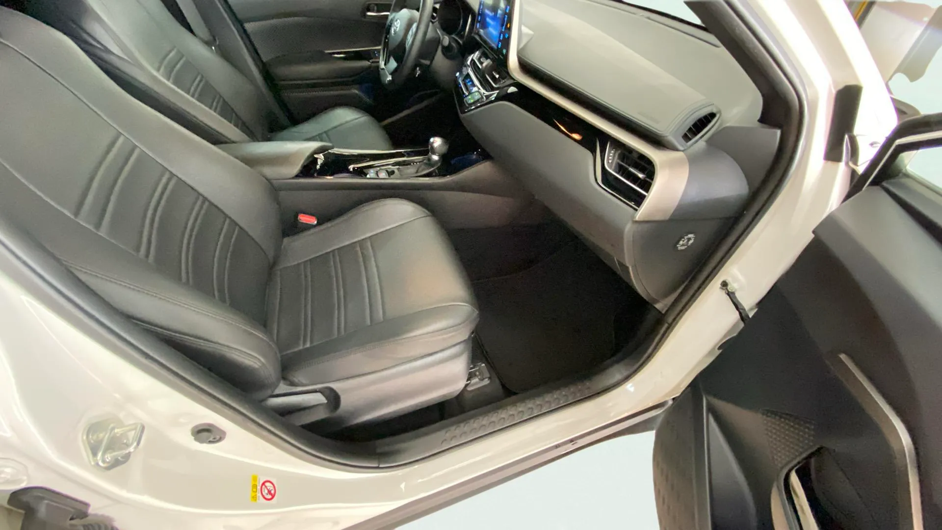 Toyota C-HR 1.8 125H Active - foto 9