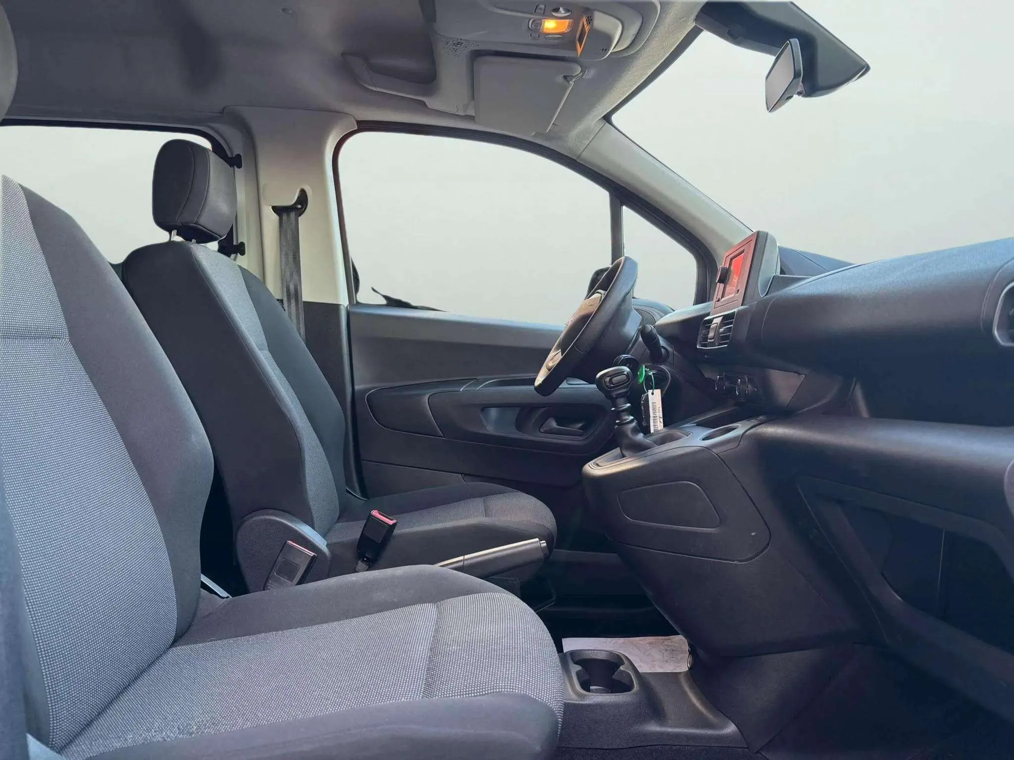 Peugeot Rifter Allure BlueHDi 100 - foto 10
