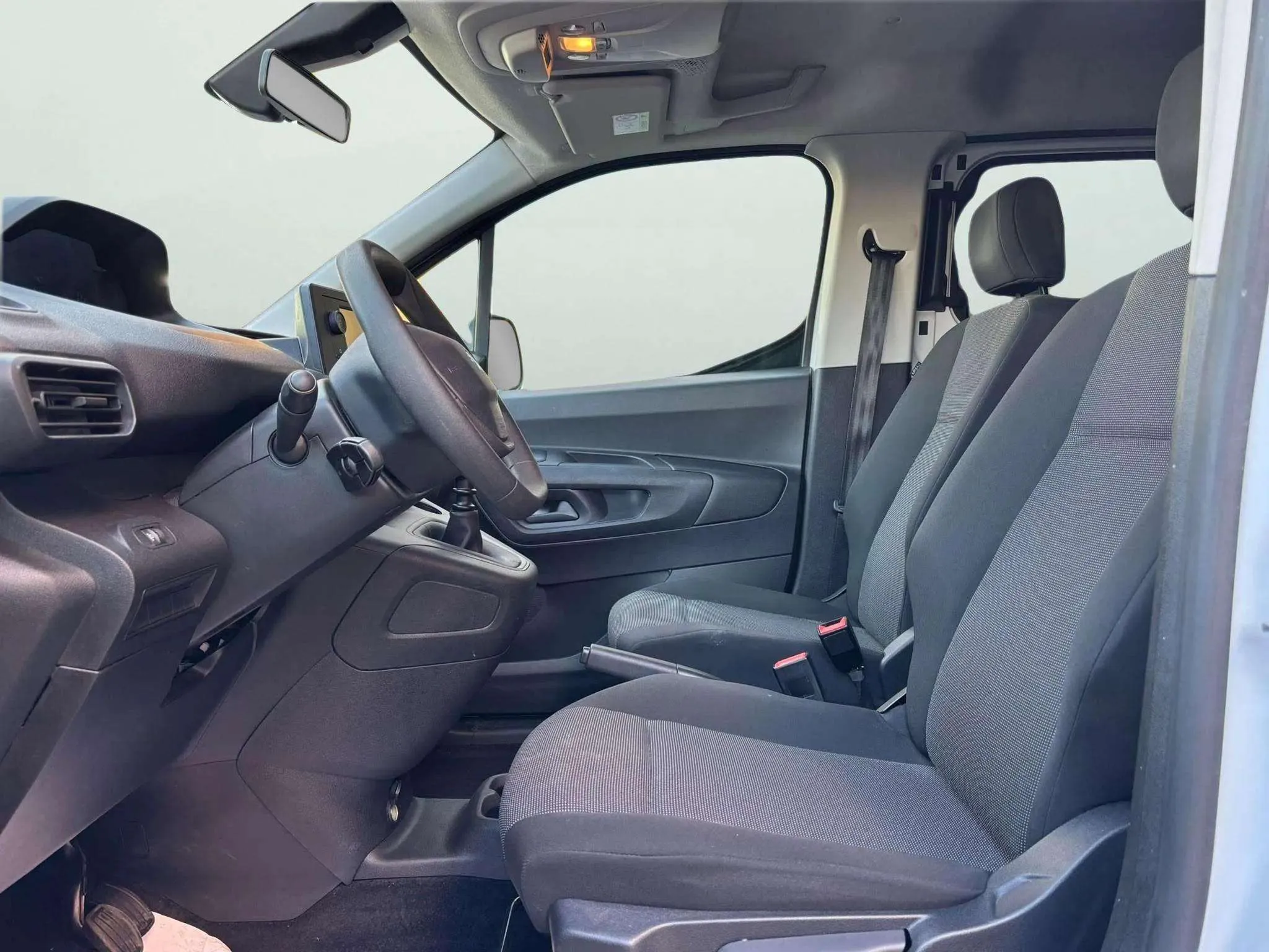 Peugeot Rifter Allure BlueHDi 100 - foto 8