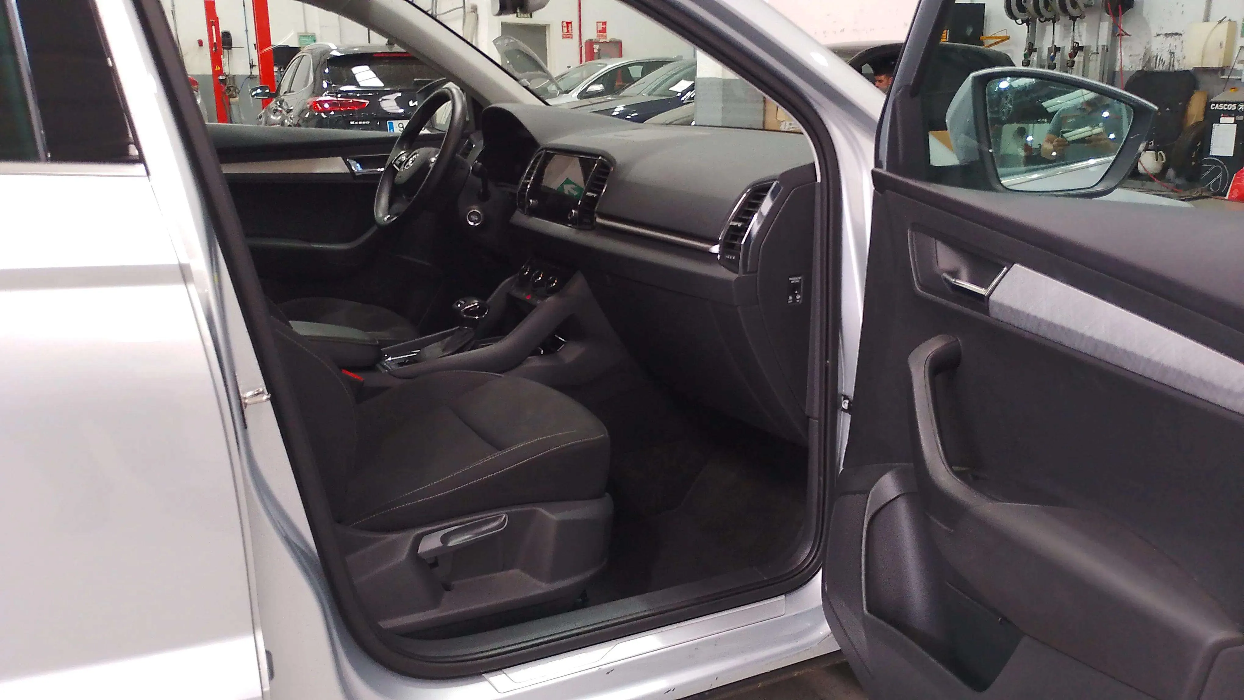 Škoda Karoq 1.5 TSI DSG ACT Selection - foto 14