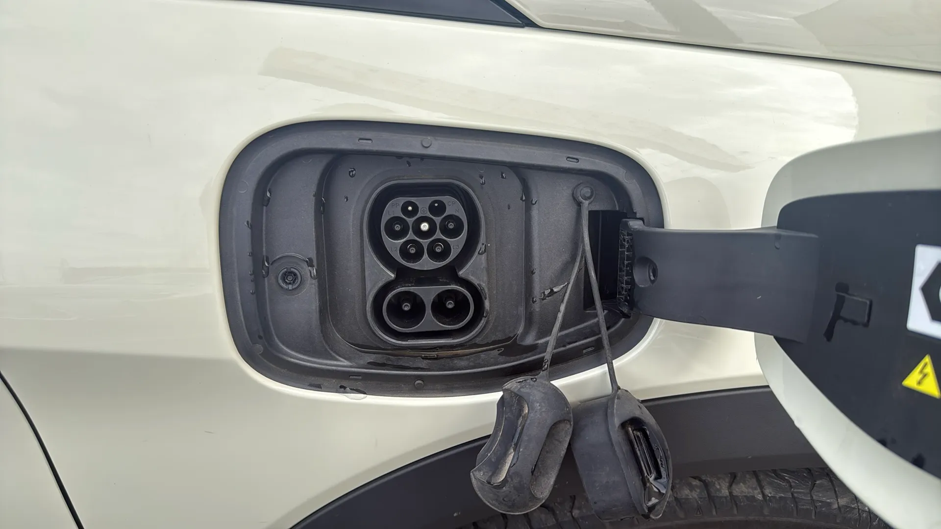 BYD Dolphin Design - foto 19